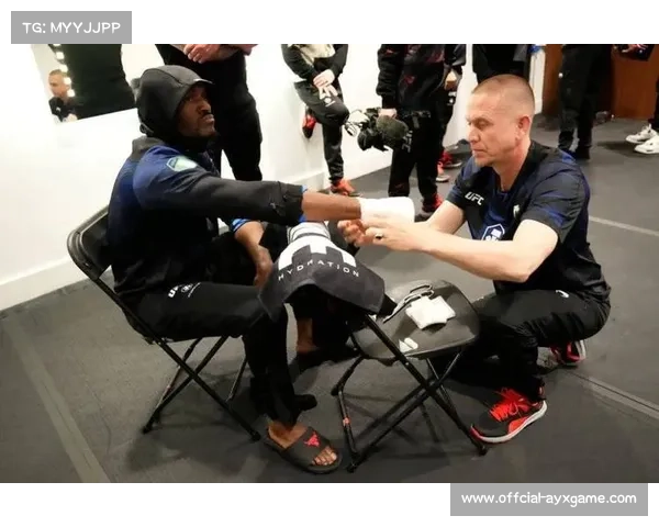 斯特里克兰点名挑战埃尔南德斯，目标直指奇马耶夫